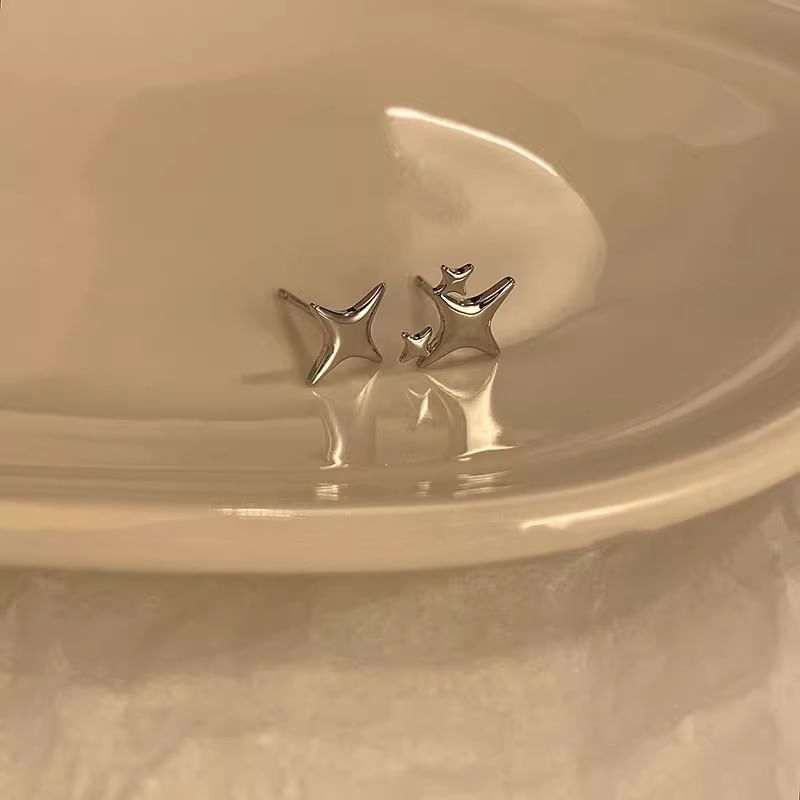 Alloy Stud Asymmetrical Earring Star FashionChic