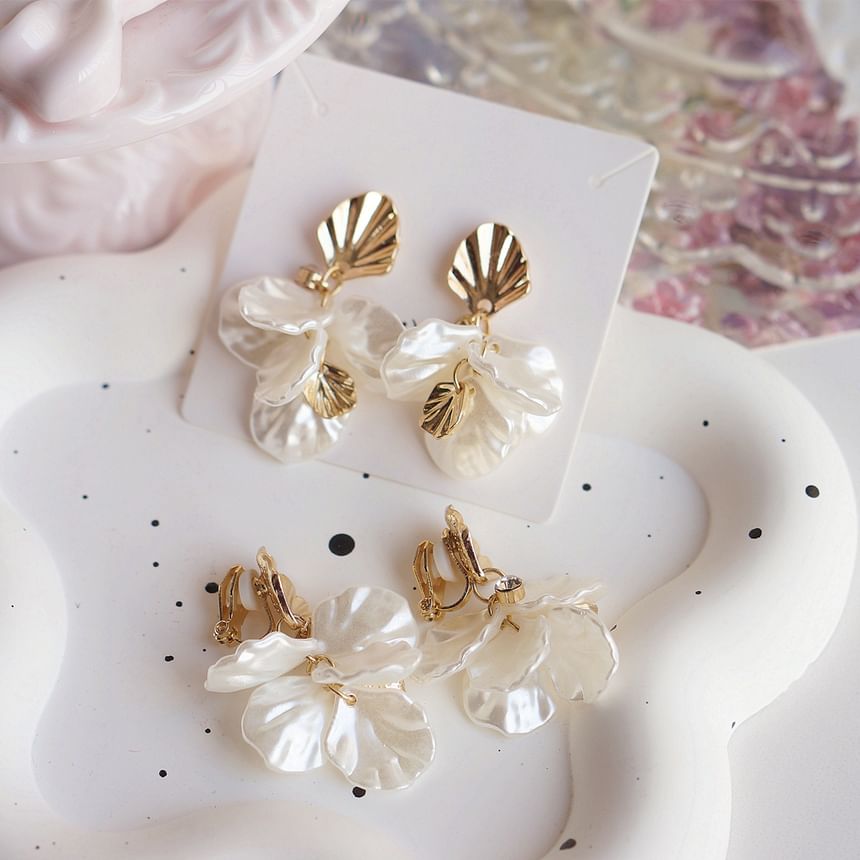 Clip-On Drop / Earring Fringed Shell FashionChic