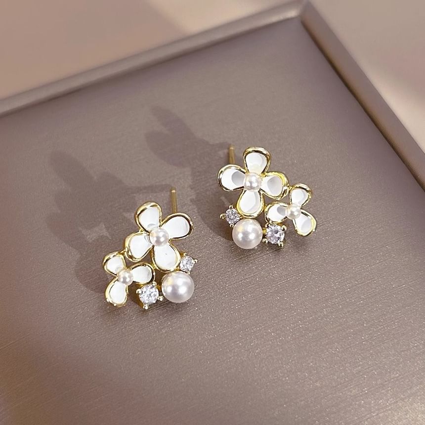 Earring Faux Floral / Ear Cuff Alloy Pearl Stud FashionChic