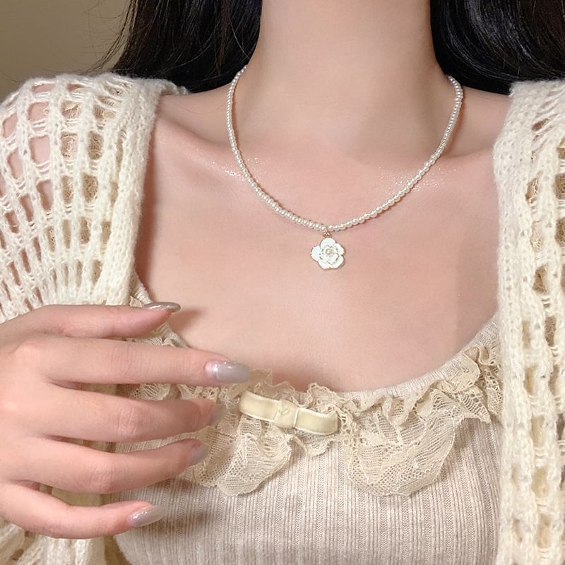 Flower Pendant Necklace FashionChic