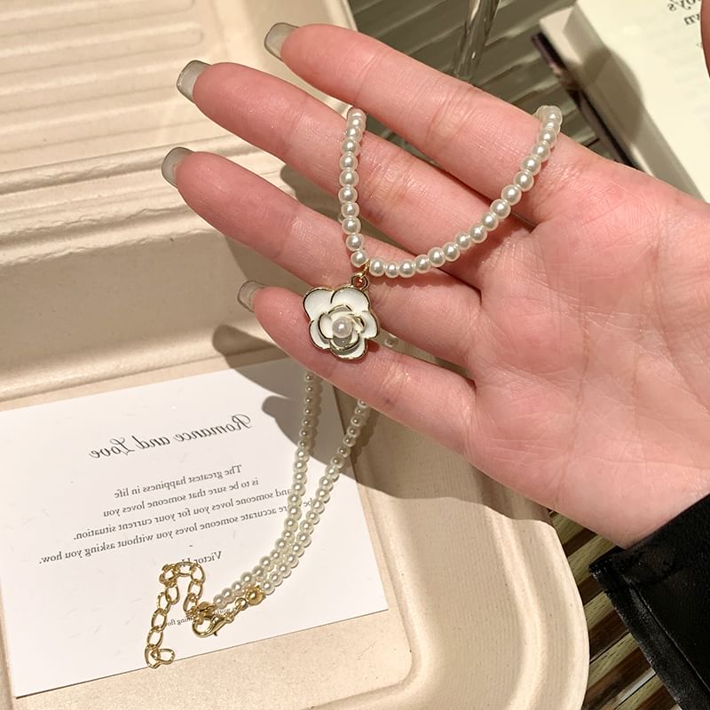 Flower Pendant Necklace FashionChic