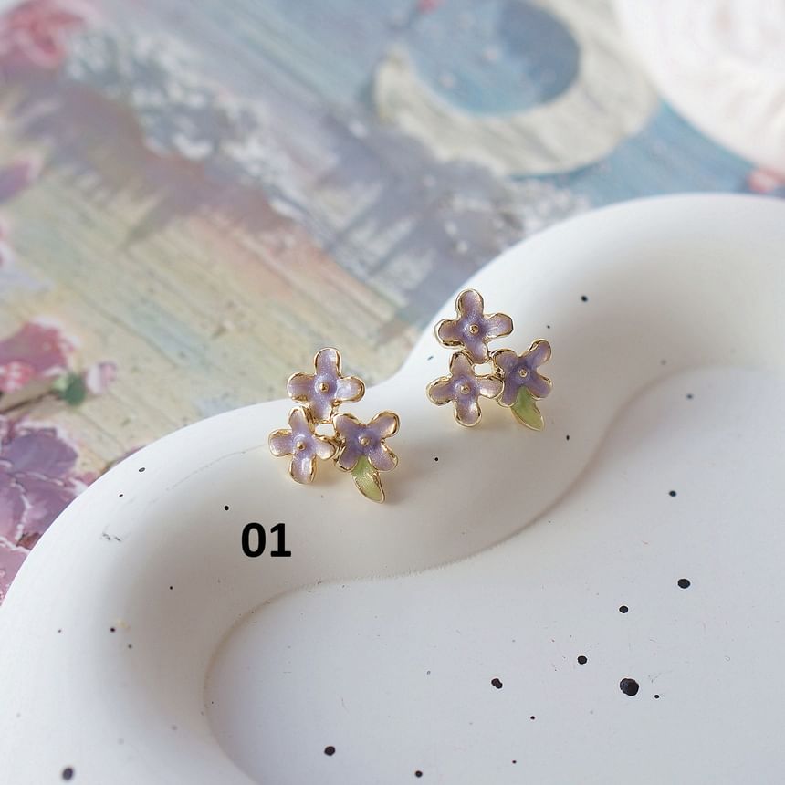 Clip Stud Earring Floral On / FashionChic