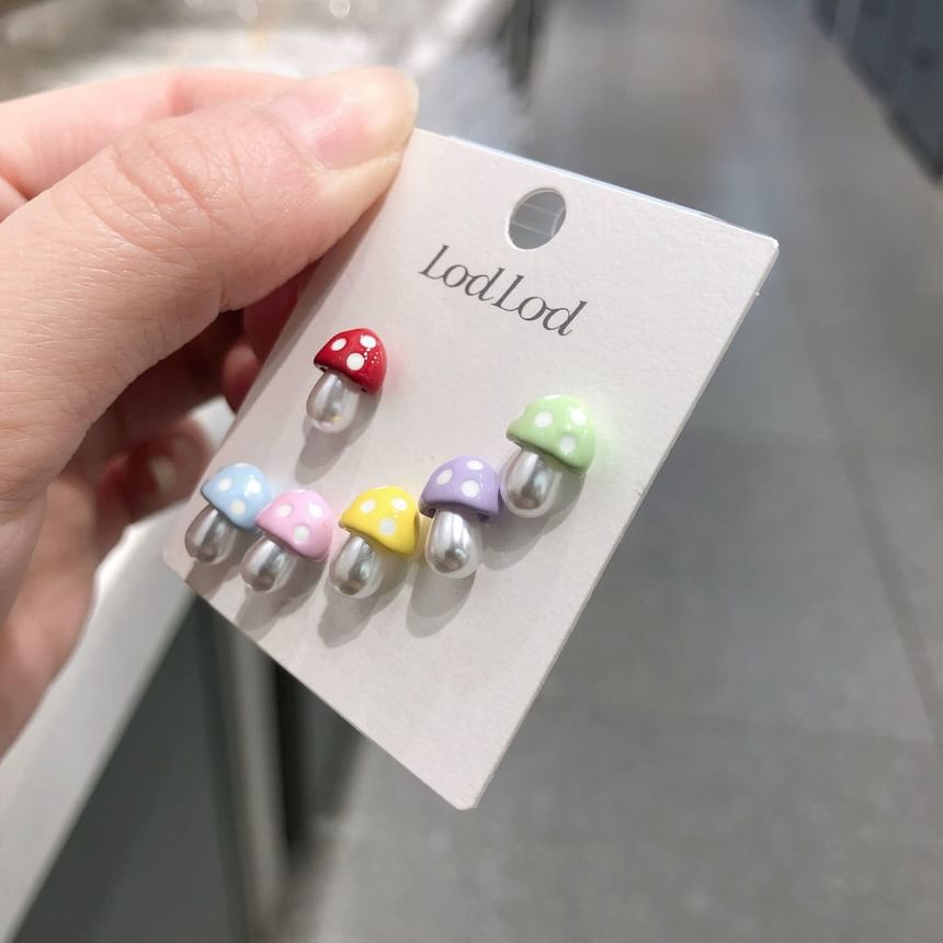 Ear 6: Stud Mushroom Set of FashionChic