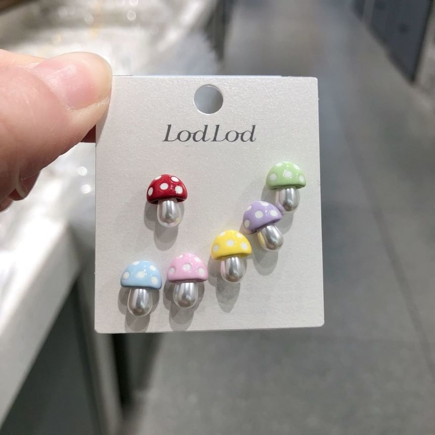 Ear 6: Stud Mushroom Set of FashionChic
