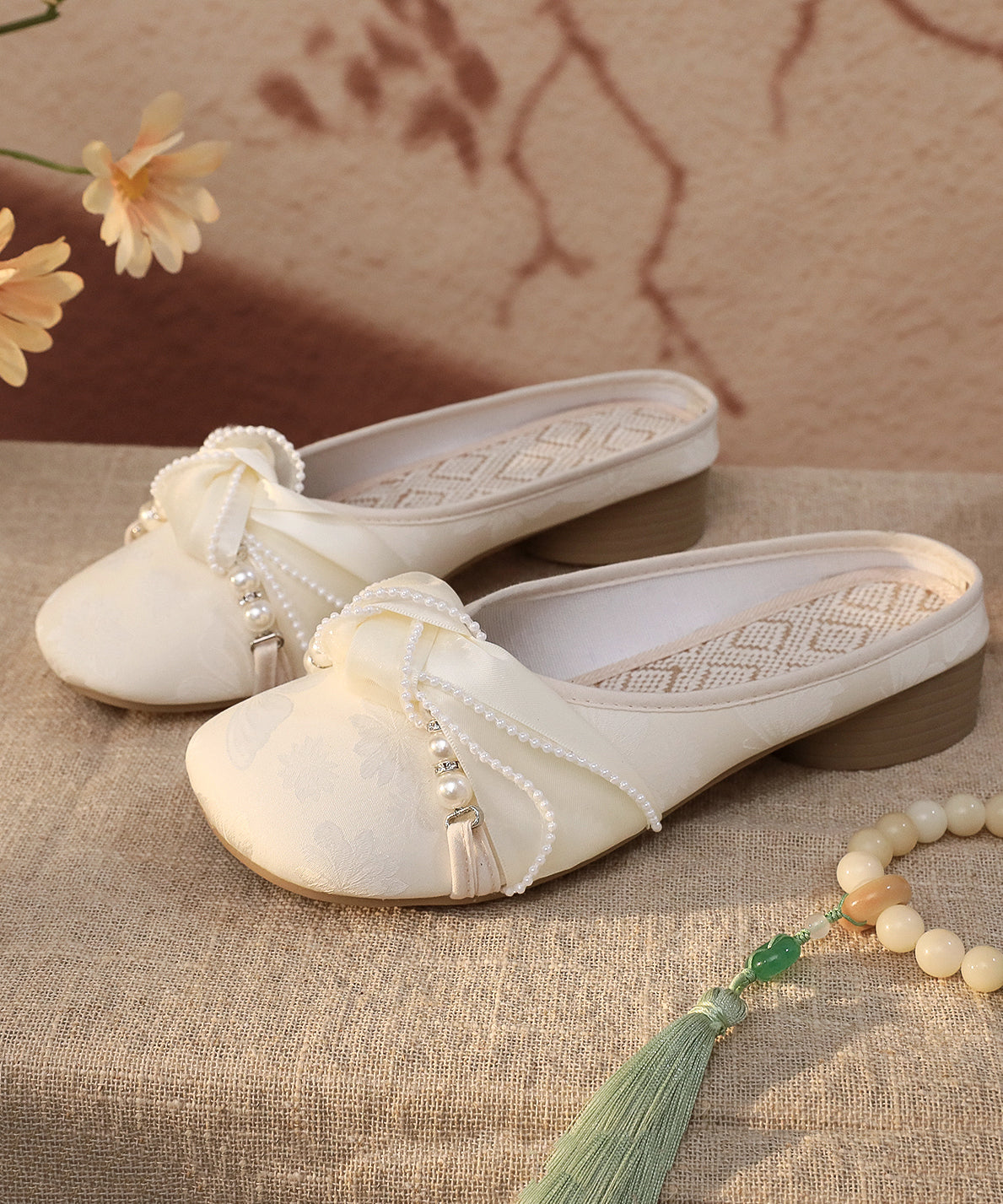 Chunky Splicing Satin Slide Retro Embroidered Sandals White FashionChic