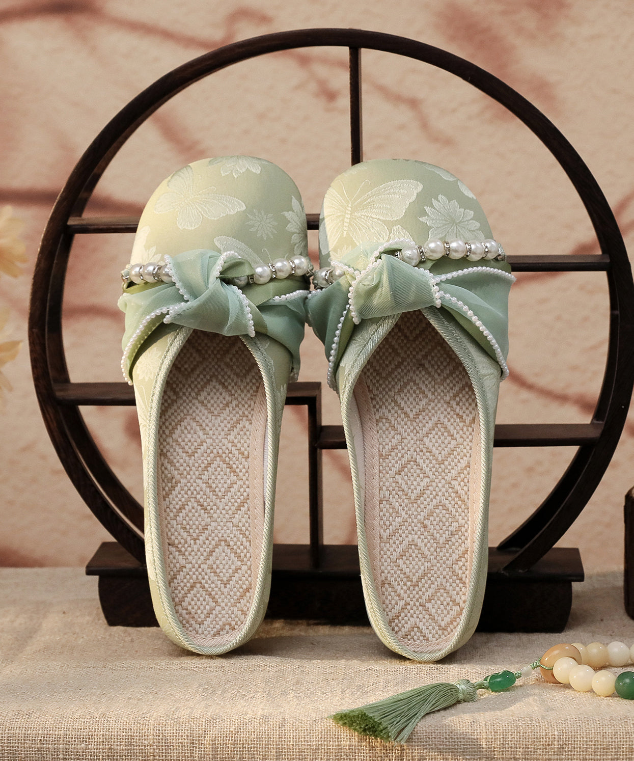 Chunky Splicing Satin Slide Retro Embroidered Sandals White FashionChic