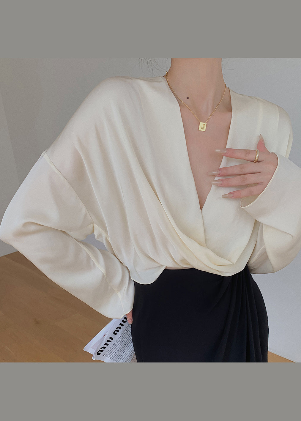 2024 New Chic Beige V Neck Chiffon Shirts Batwing Sleeve EE034 shopify