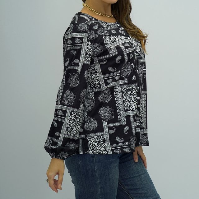 Long-Sleeve Scoop Neck Paisley Print Tee CA1050