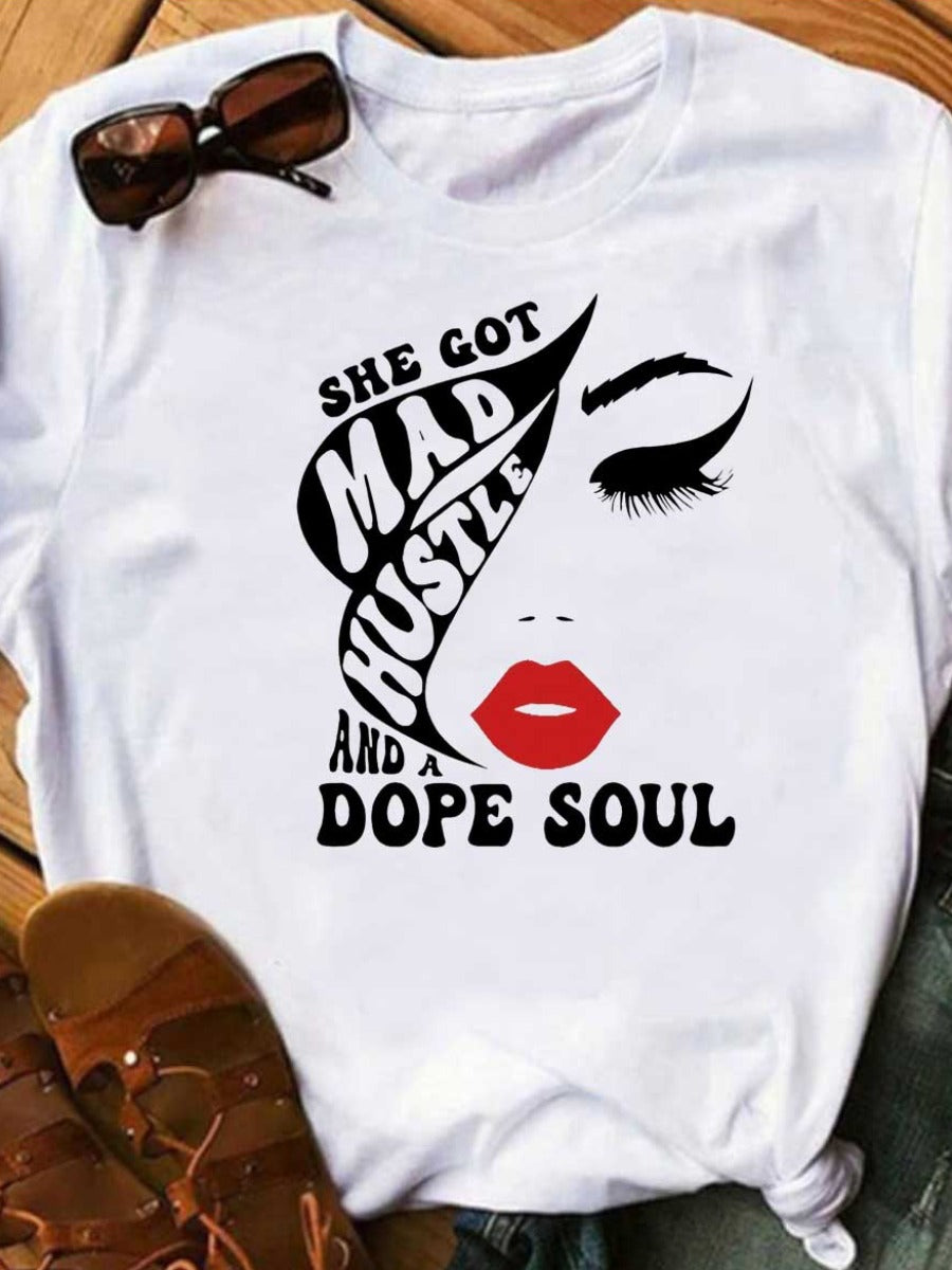 Lip Letter Print T-shirt AR70112