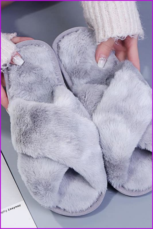 Fashion Colorful Cross Fur Slippers Plush Slippers DE245 - Furdela