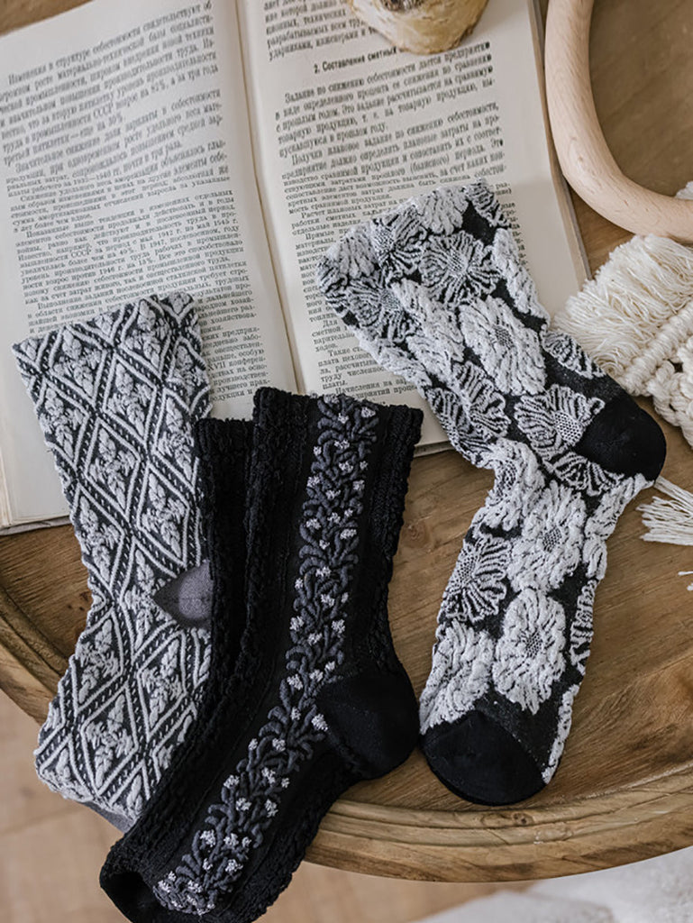 3 Pairs Women Artsy Flower Jacquard Black White Socks AT1018 BUYKUD