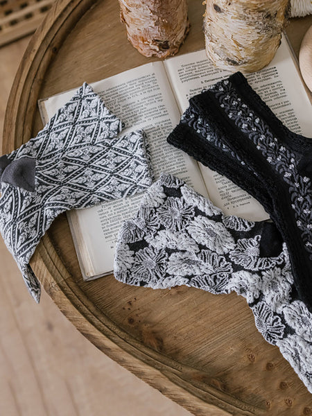 3 Pairs Women Artsy Flower Jacquard Black White Socks AT1018 BUYKUD