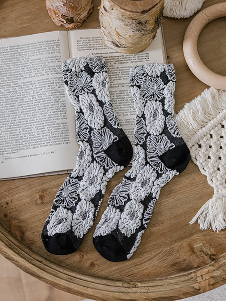 3 Pairs Women Artsy Flower Jacquard Black White Socks AT1018 BUYKUD