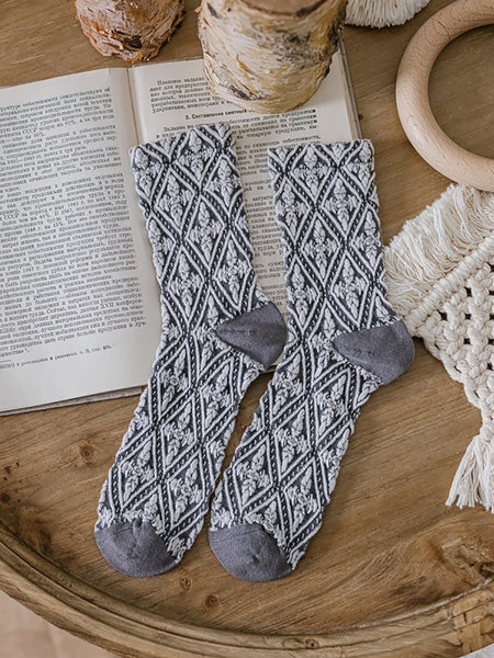 3 Pairs Women Artsy Flower Jacquard Black White Socks AT1018 BUYKUD