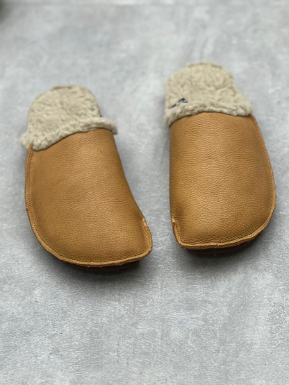 Women Vintage Winter Leather Fleece-lined Flat Slippers AV1041 Genistyle Shop