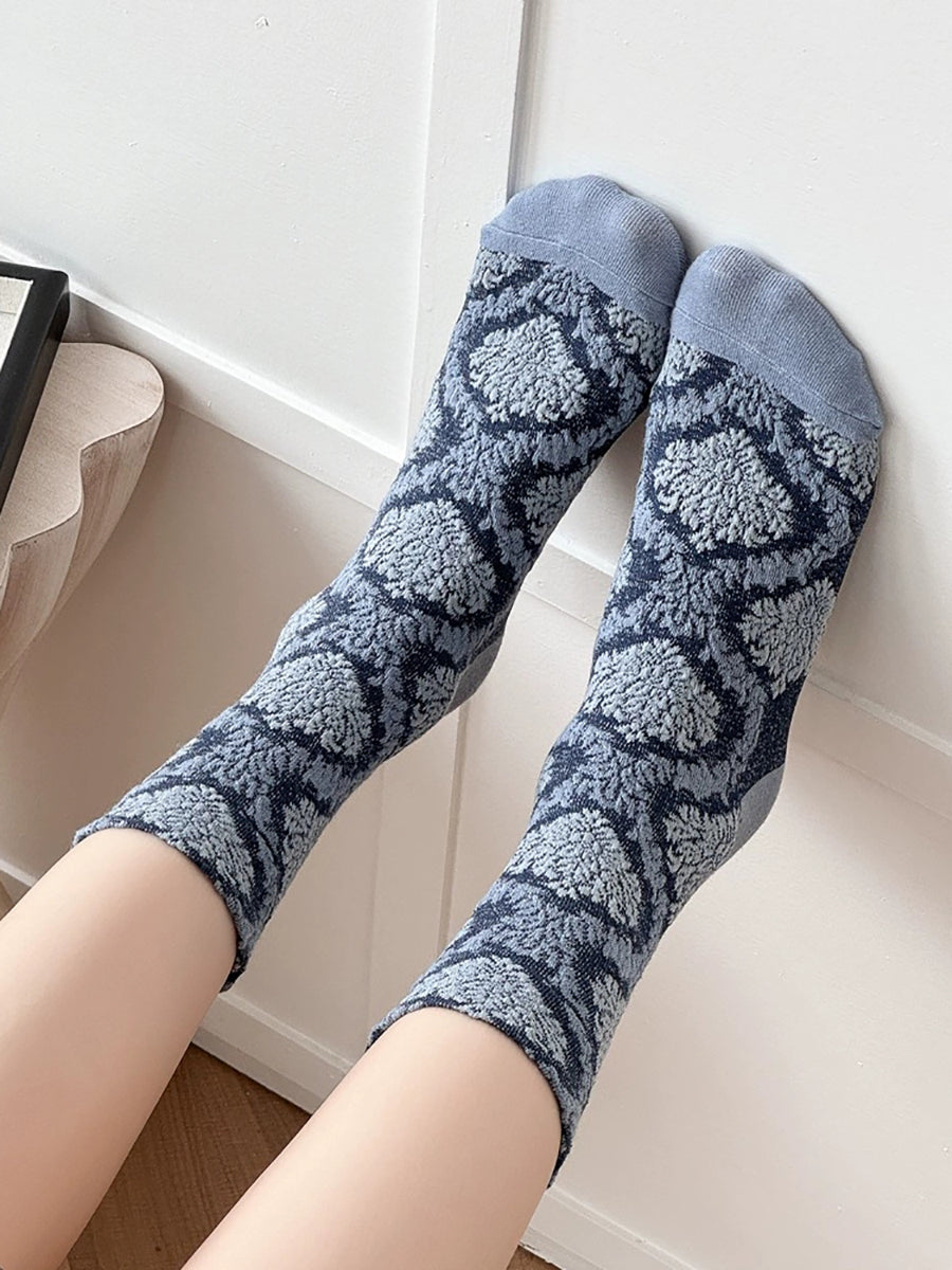 Embossing Women Pairs Socks 5 Artsy Flower Mid-Heel FashionChic