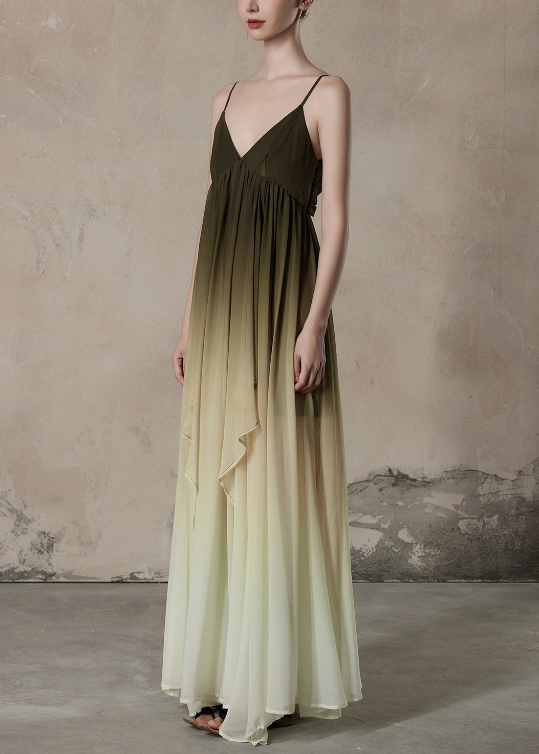 Wrinkled Chiffon Gradient Neck Sleeveless Chic Dress Color Long V FashionChic