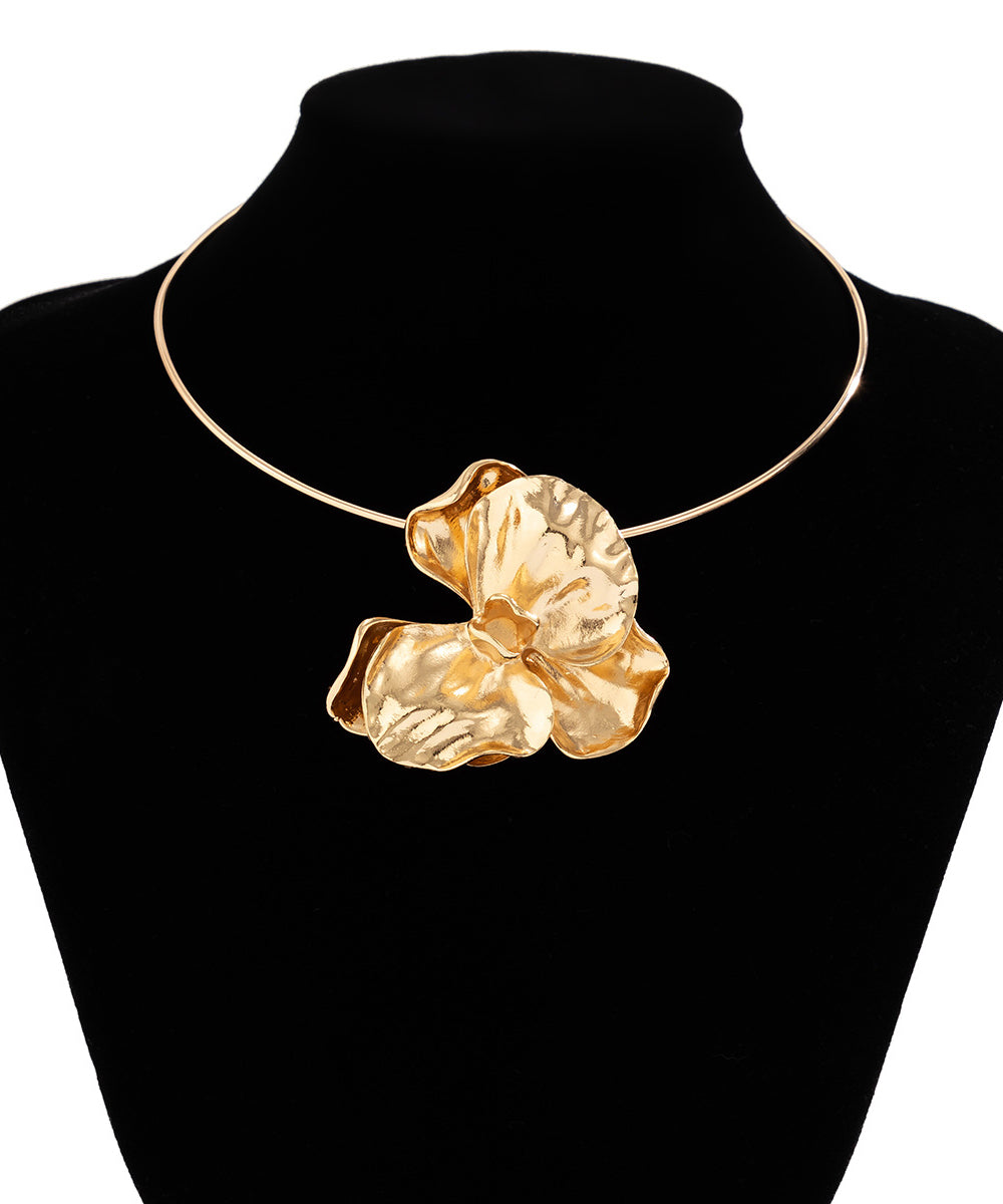 Boutique Gold Metal Wrinkled Floral Pendant Necklace RA036 ABC