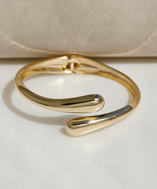 Boutique Silk Metal Asymmetrical Smooth Surface Cuff QU007 JEW-BAN241007