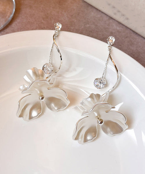 White Alloy Floral Resin Drop Earrings Copper Elegant FashionChic