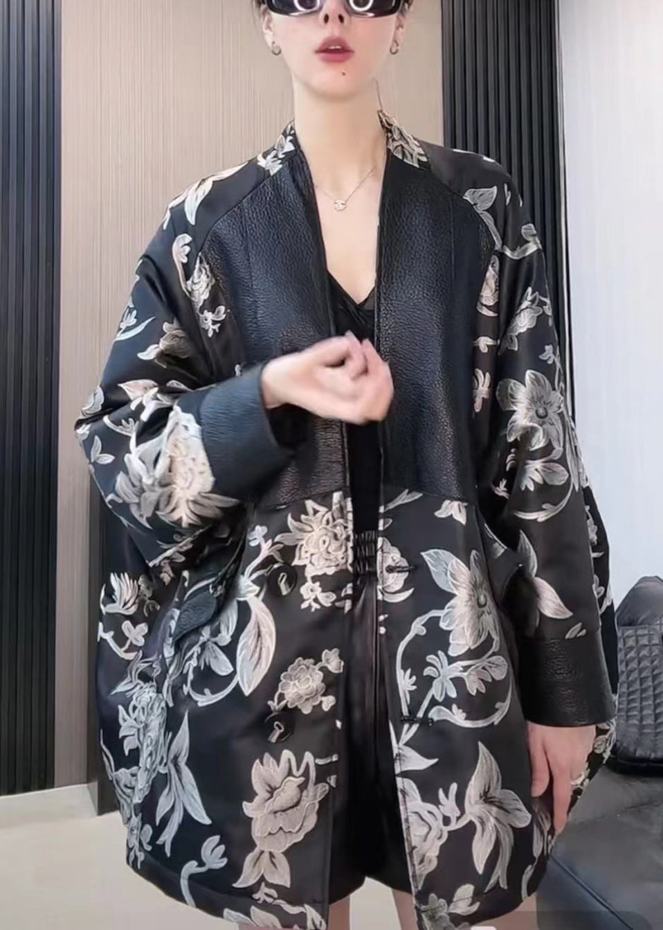 French Black V Neck Print Patchwork Faux Leather Coat Spring YW041 ABC