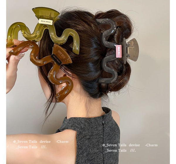 Acrylic Claw Hair Wavy FashionChic
