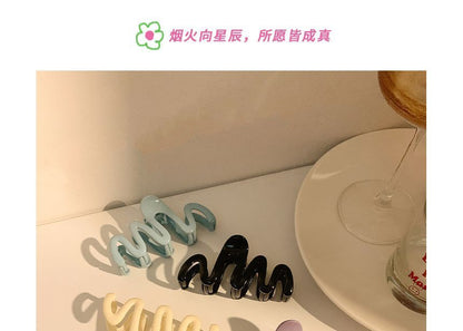 Claw Wavy Hair FashionChic