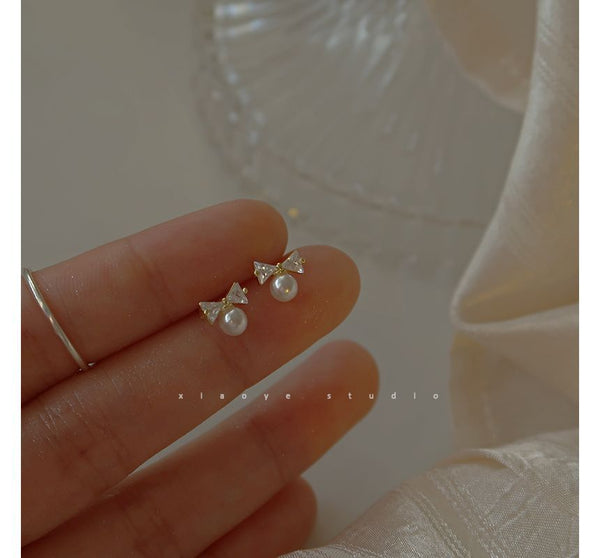Earring Faux Silver Pearl Sterling Stud Bow Rhinestone FashionChic