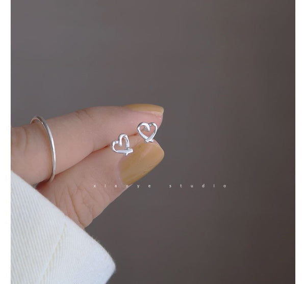Earring Stud Silver Heart FashionChic