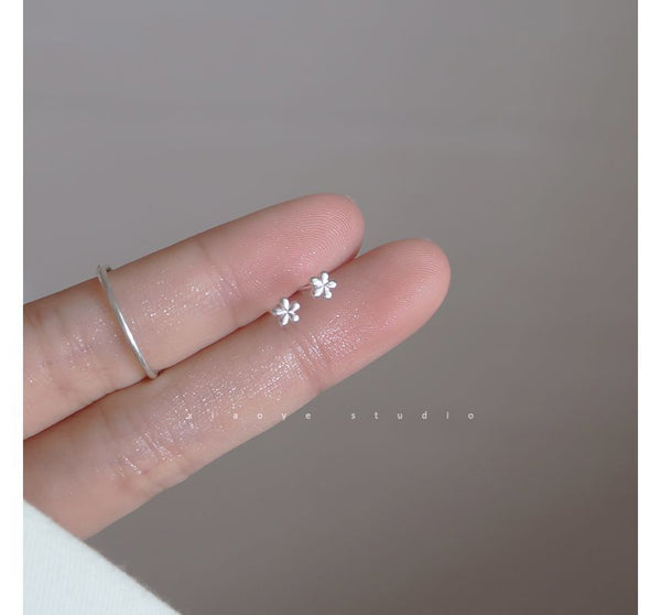 Floral Stud Earring Silver FashionChic