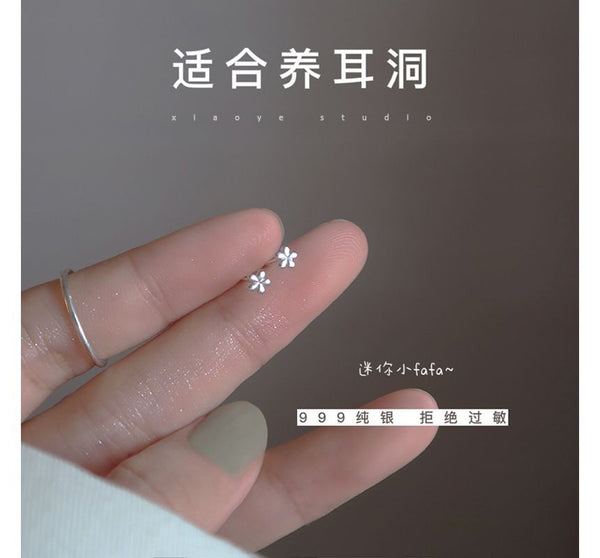 Floral Stud Earring Silver FashionChic