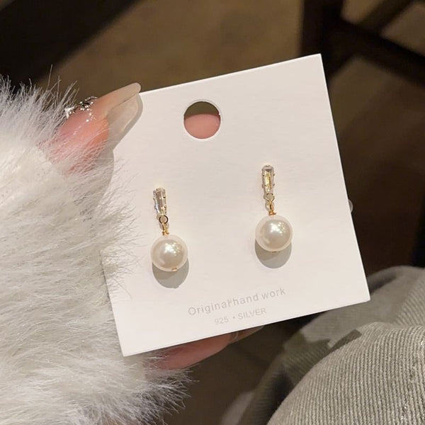 Drop Pearl Clip-On Earring Faux / FashionChic