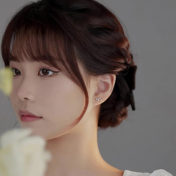 Stud Ribbon Ear FashionChic