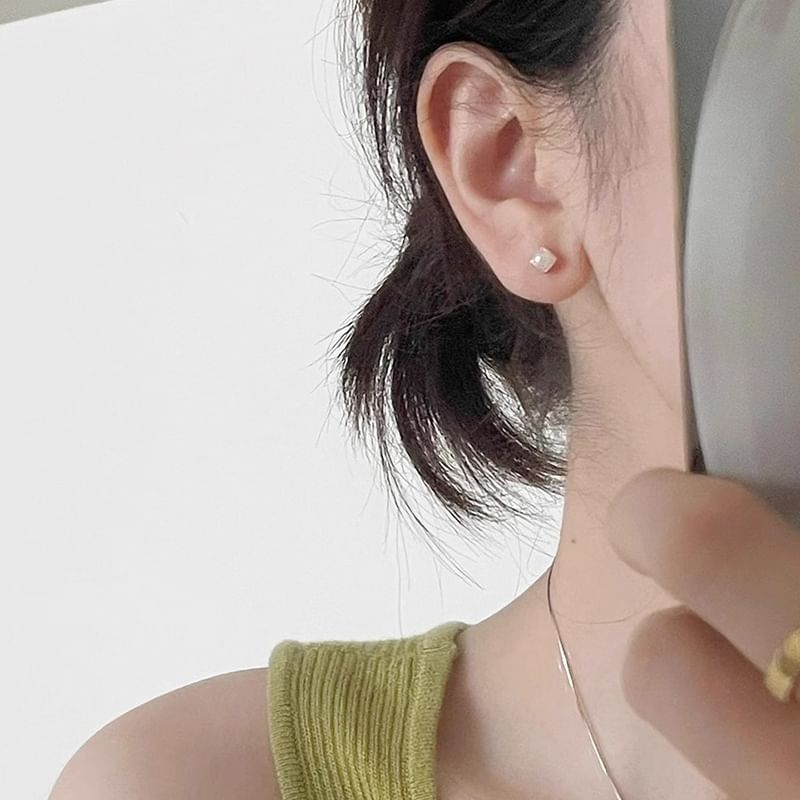 Stud Pearl Faux Ear FashionChic