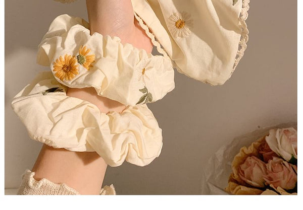 Embroidered (Various Scrunchie Floral / Bandana Designs) FashionChic