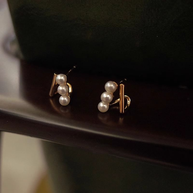 Pearl Stud Faux Earring FashionChic