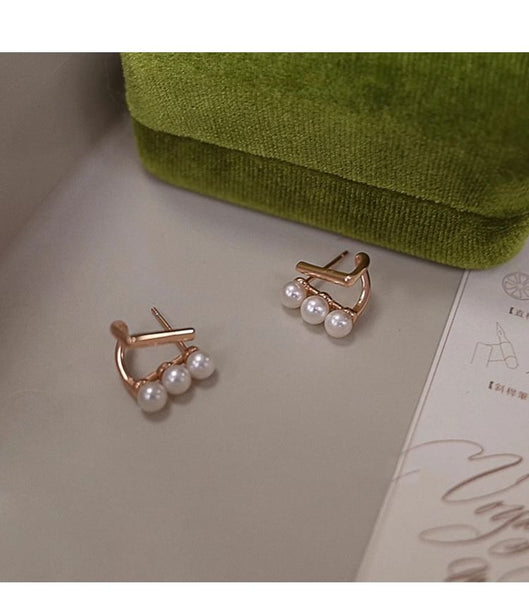 Pearl Stud Faux Earring FashionChic