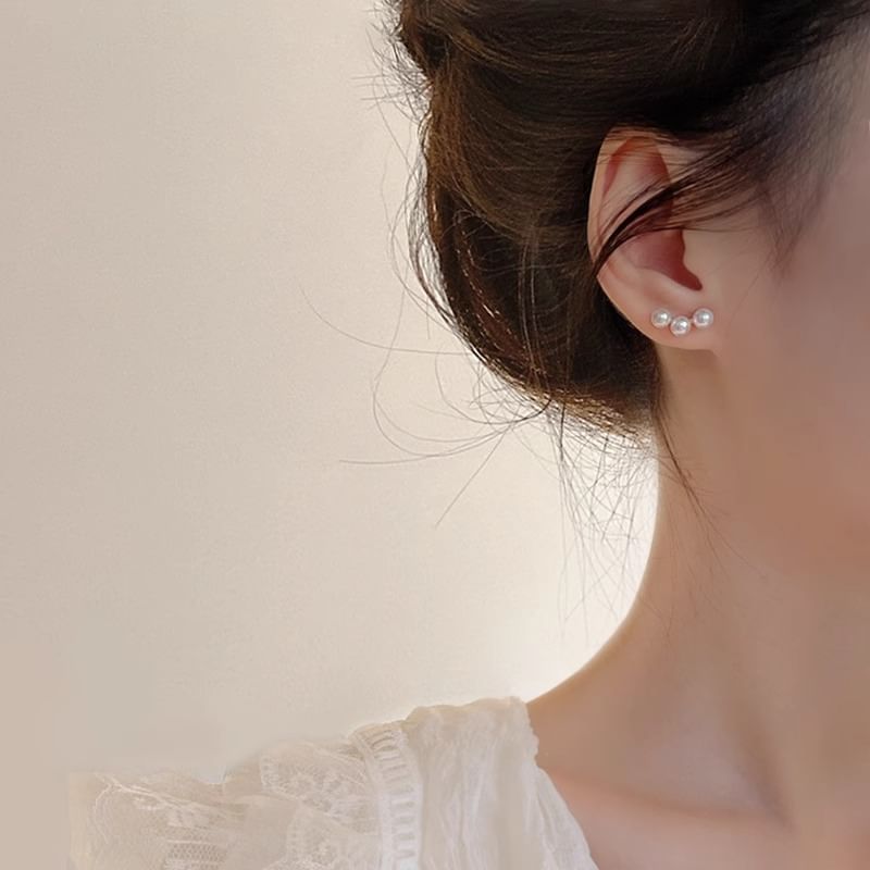 Earring Pearl Faux Stud FashionChic