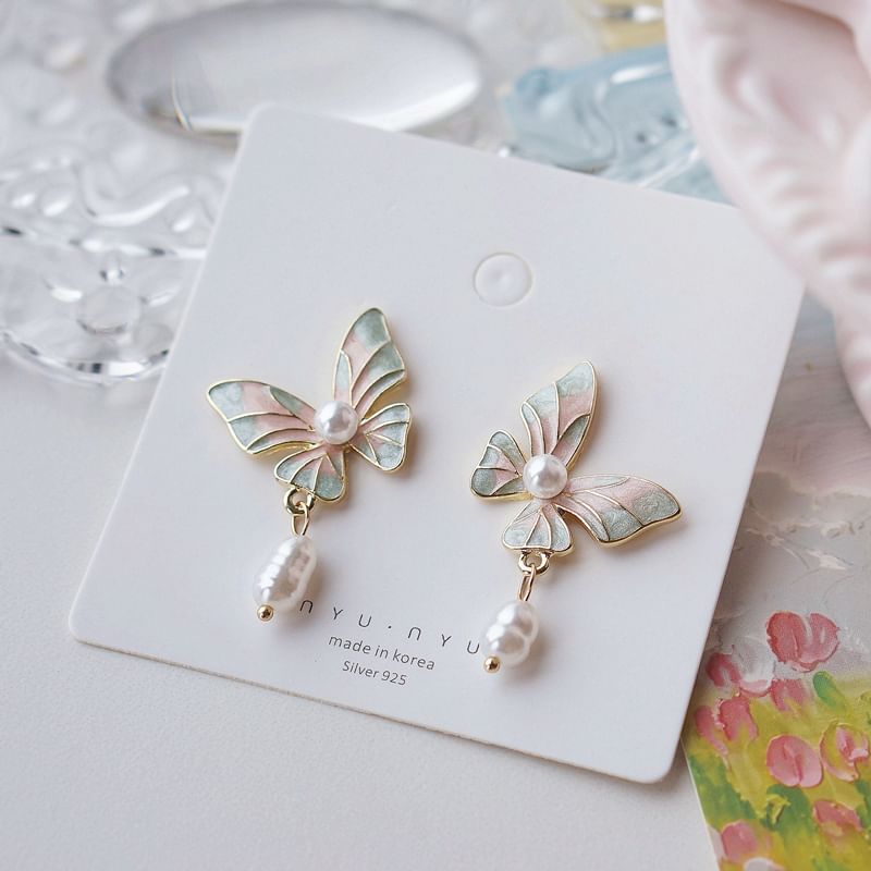 Clip On Earring / Faux Enamel Pearl Drop Butterfly FashionChic