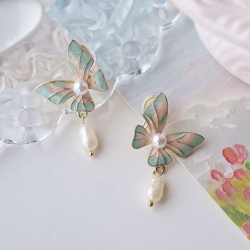 Clip On Earring / Faux Enamel Pearl Drop Butterfly FashionChic