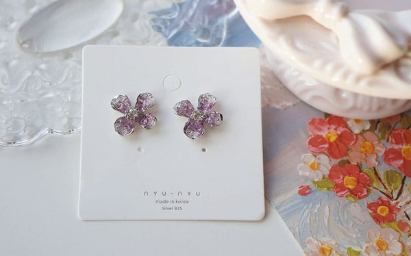 On Clip Rhinestone / Earring Flower Stud FashionChic