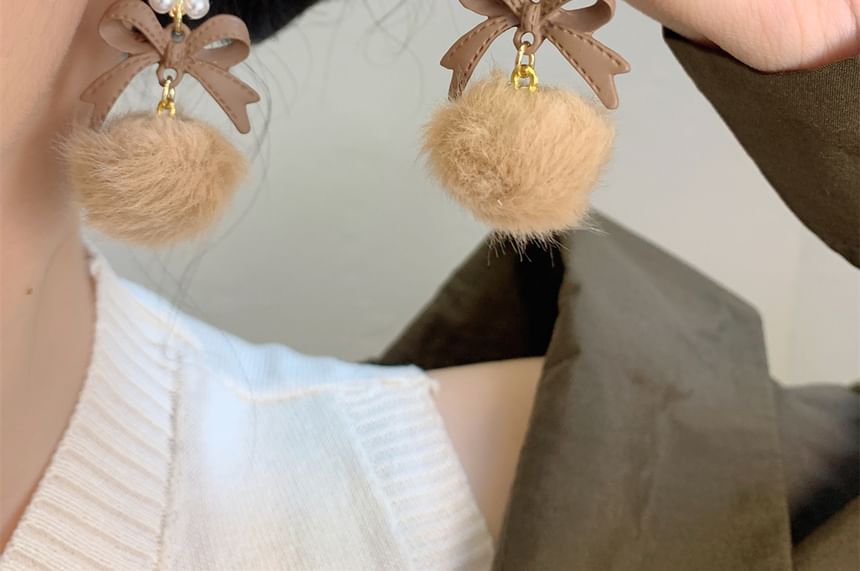 Pearl Earring / Pom Faux Bow Drop Clip-On FashionChic