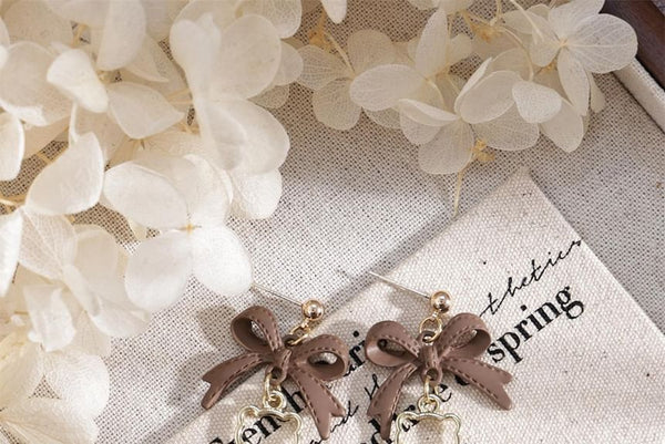 Pearl Earring / Pom Faux Bow Drop Clip-On FashionChic