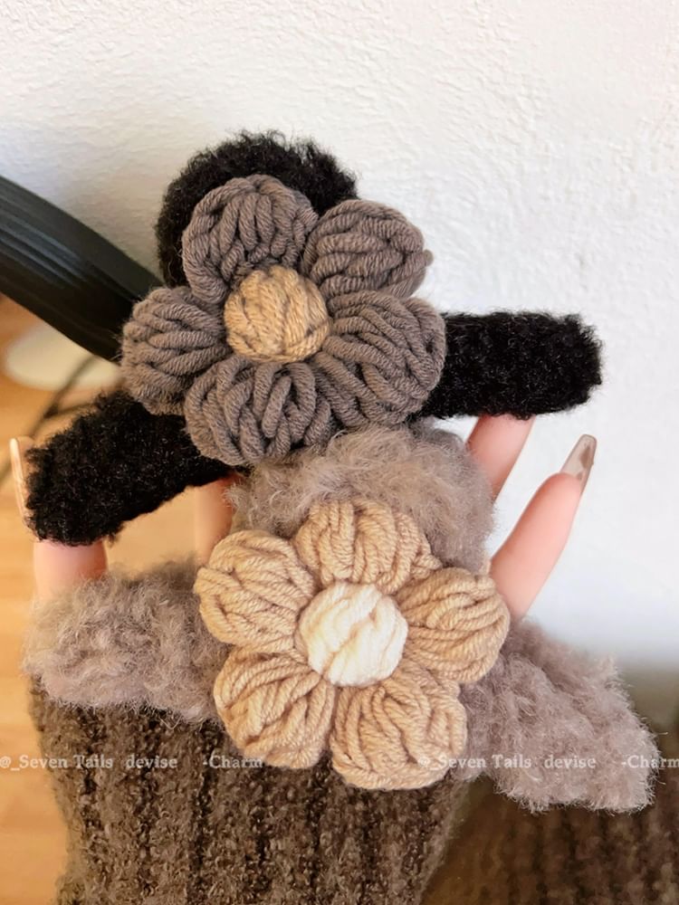 Chenille Floral Claw Clip Yarn Hair FashionChic