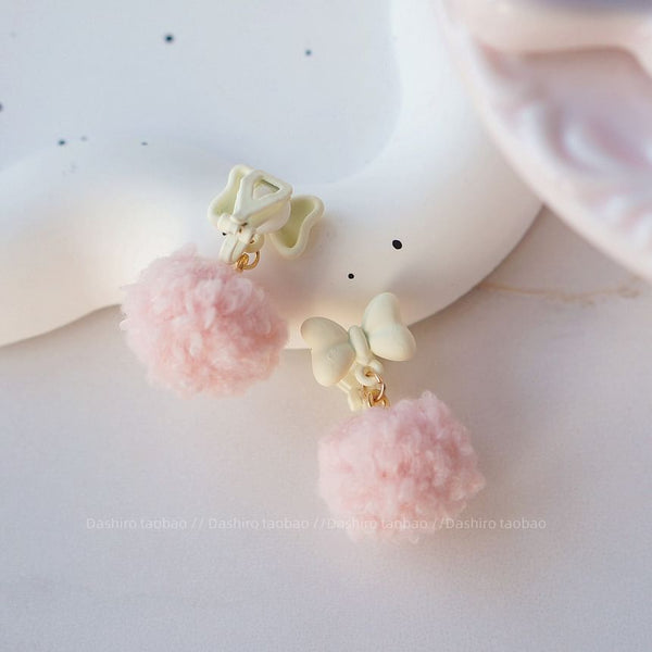 Drop Earring Clip-On Pom / FashionChic