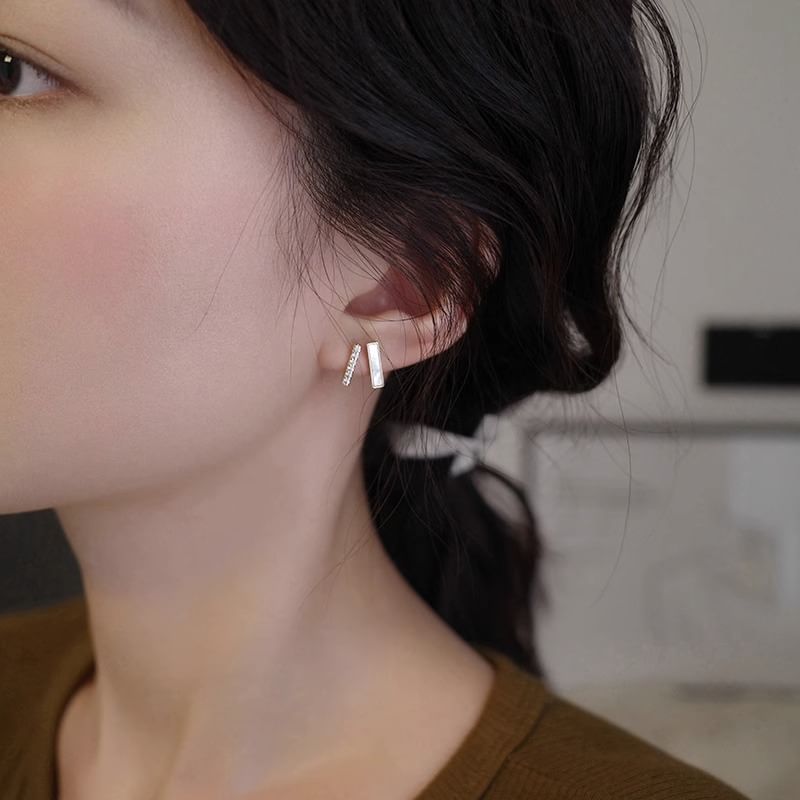 Rhinestone Alloy Stud Earring Shell FashionChic