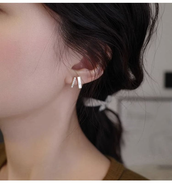 Rhinestone Alloy Stud Earring Shell FashionChic