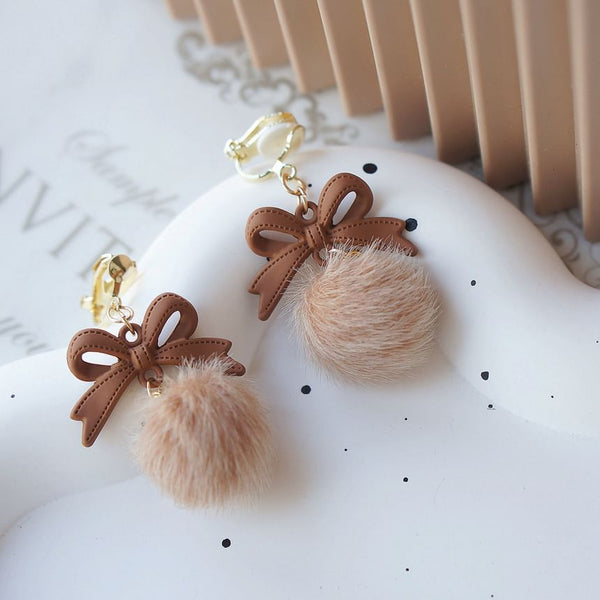 Earring Bow / On Pom Clip Drop FashionChic