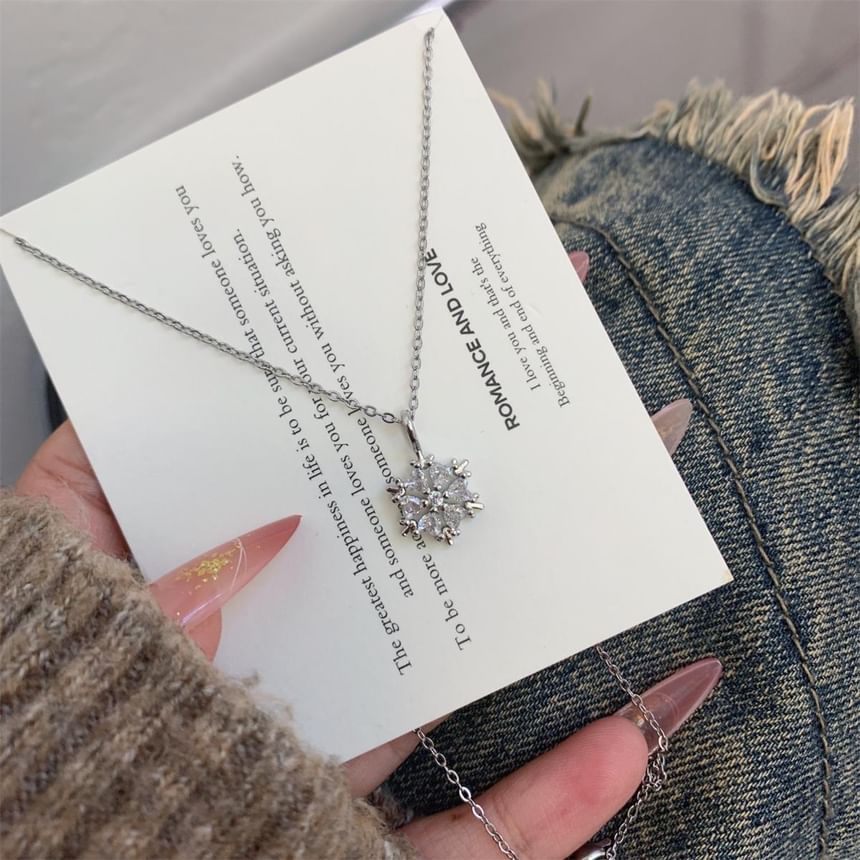 Pendant Rhinestone Necklace Snowflake FashionChic