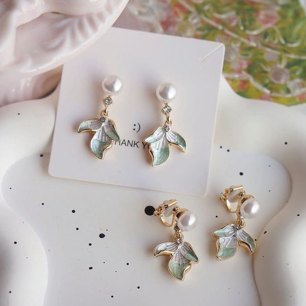 Clip-On Faux Pearl Flower Drop Rhinestone / Earring FashionChic